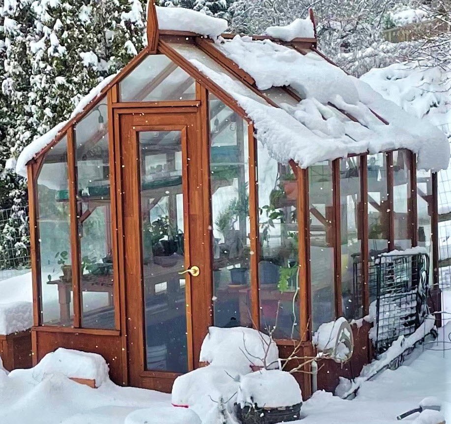 Sturdi Built Trillium Greenhouse in the Snow