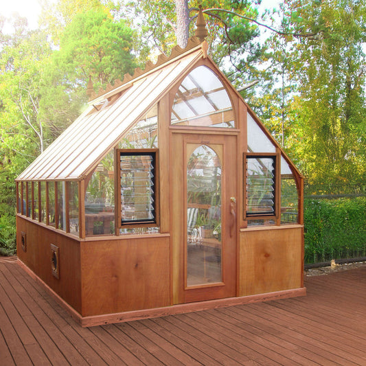 How to Manage Pests in Your Greenhouse During the Summer